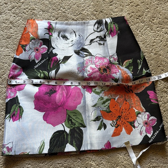 Off-White
Off White Floral Mini Skirt Multicolor
 size 36 - Picture 13 of 14